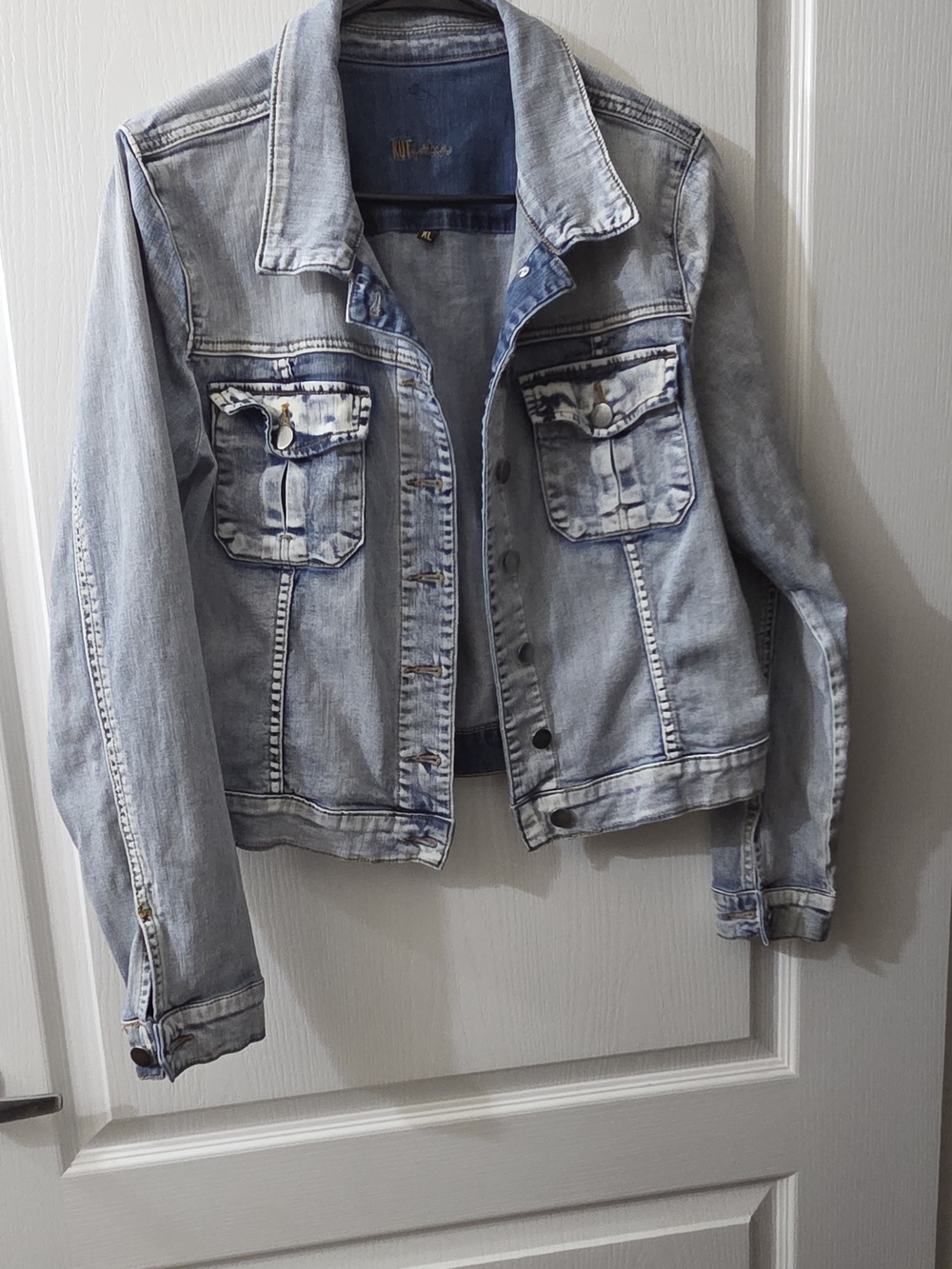 Kut from the Kloth Light Wash Denim Jean Jacket
